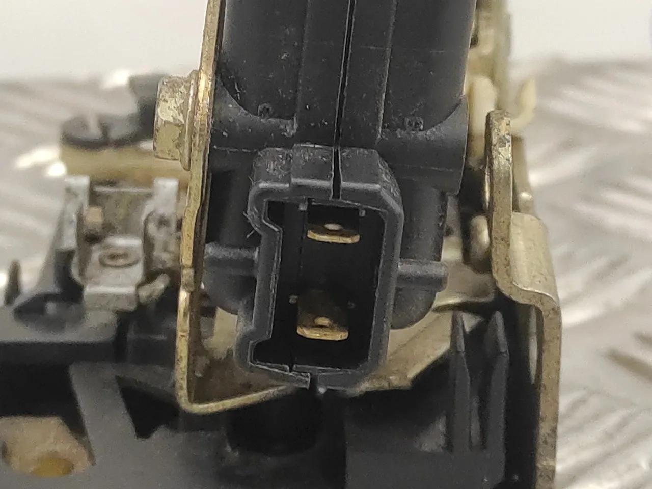 Cerradura Puerta Delantera Derecha para Iveco 35S15