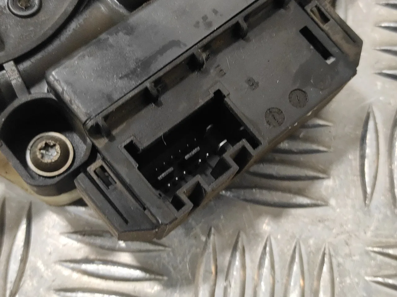 Elevalunas Delantero Izquierdo para Volkswagen Polo (6R1)