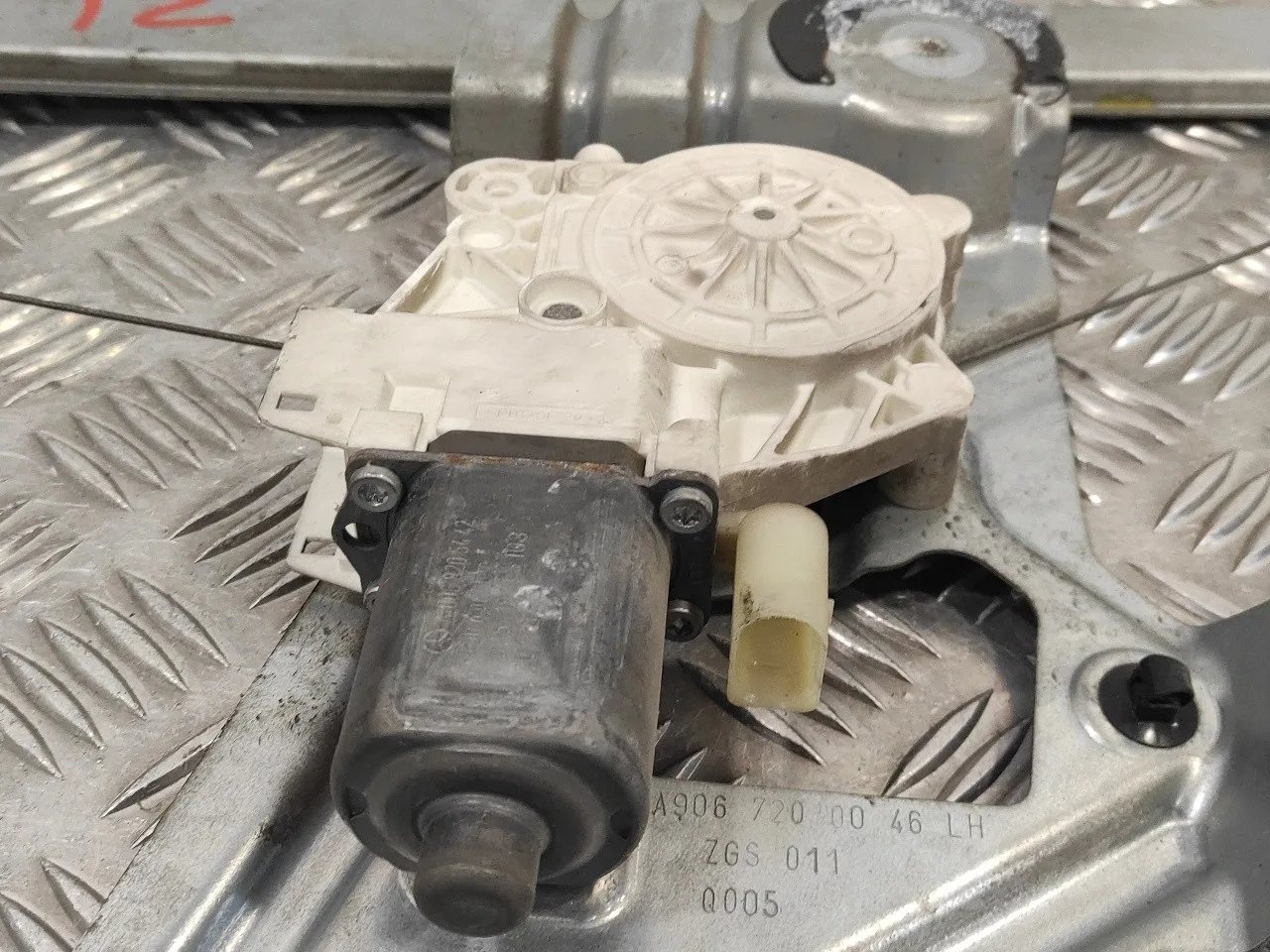 Elevalunas Delantero Izquierdo para Mercedes-Benz Sprinterii Caja Cerrada (Desde 01.06)