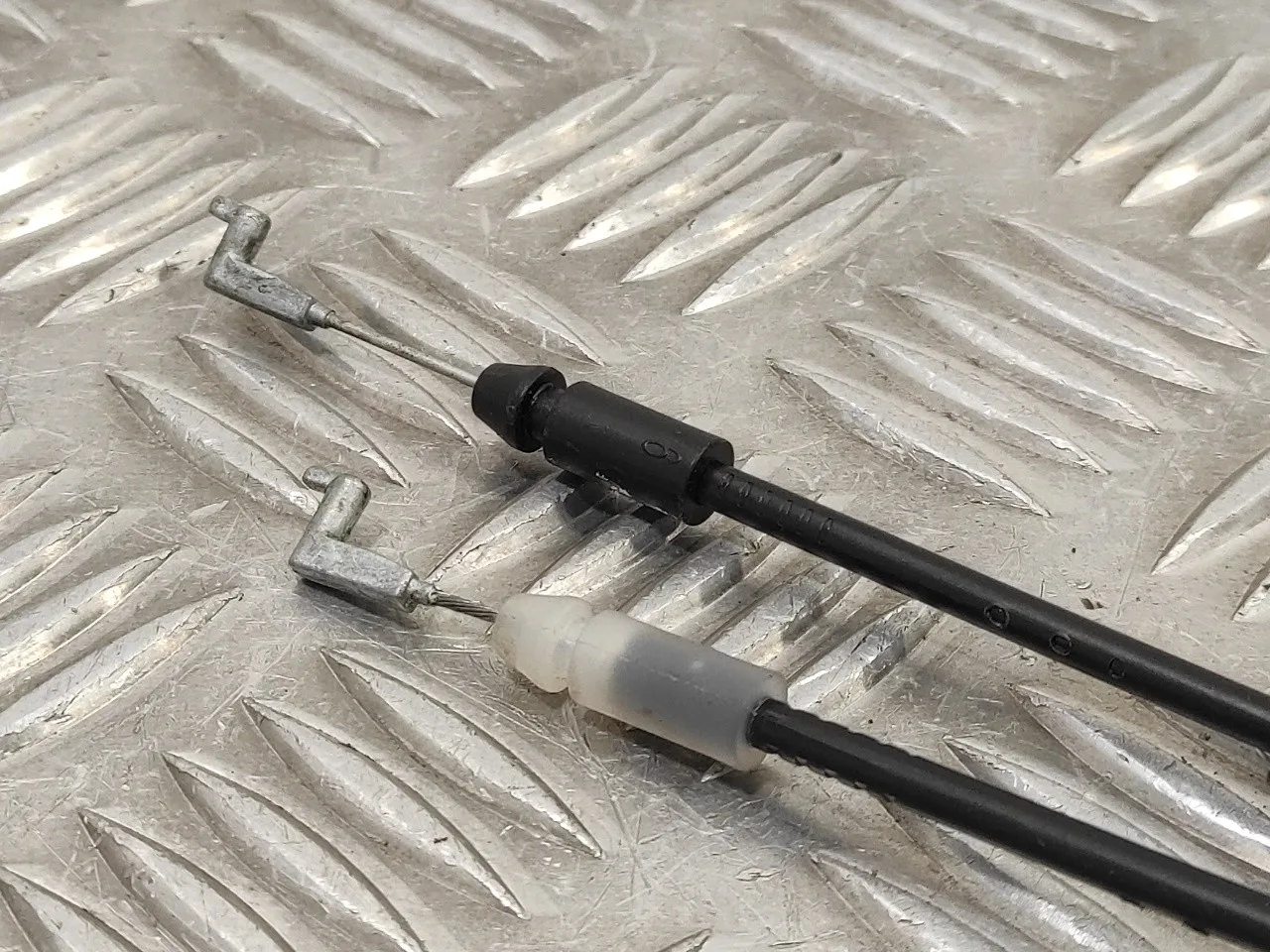 Cerradura Puerta Trasera Izquierda para Mazda 3 Lim. (Bl)