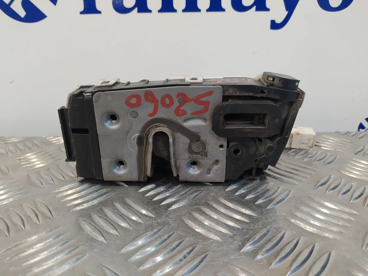 Cerradura Puerta Lateral Derecha para Mercedes-Benz Sprinterii Caja Cerrada (Desde 01.06)