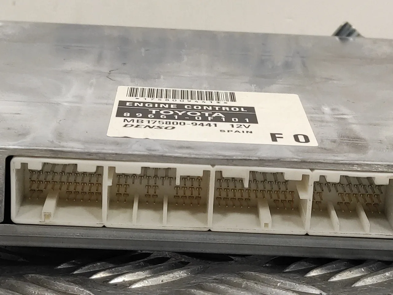 Centralita Motor Uce para Toyota Corolla Verso (R1)