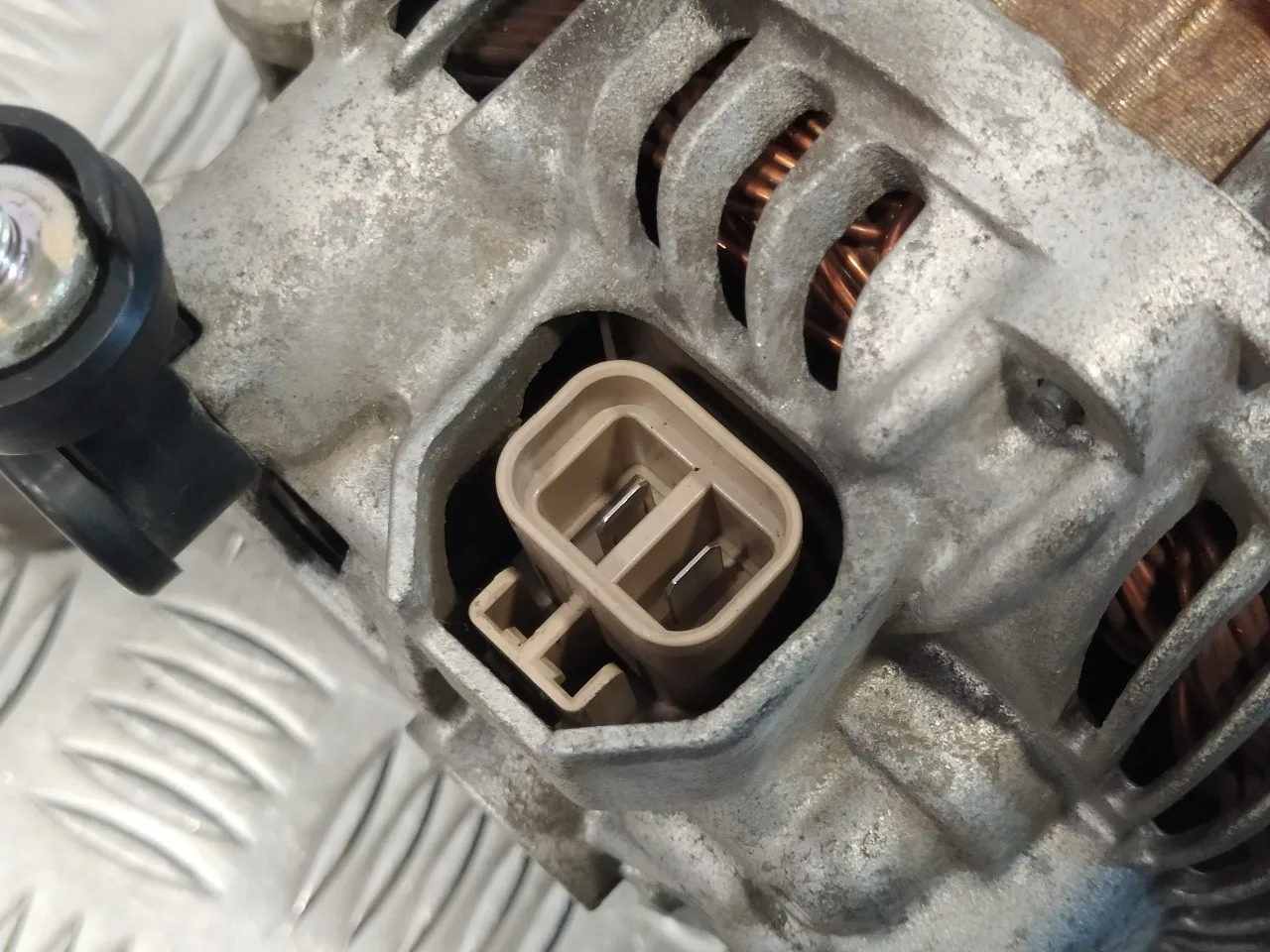 Alternador para Mazda 5 Berl. (Cr)