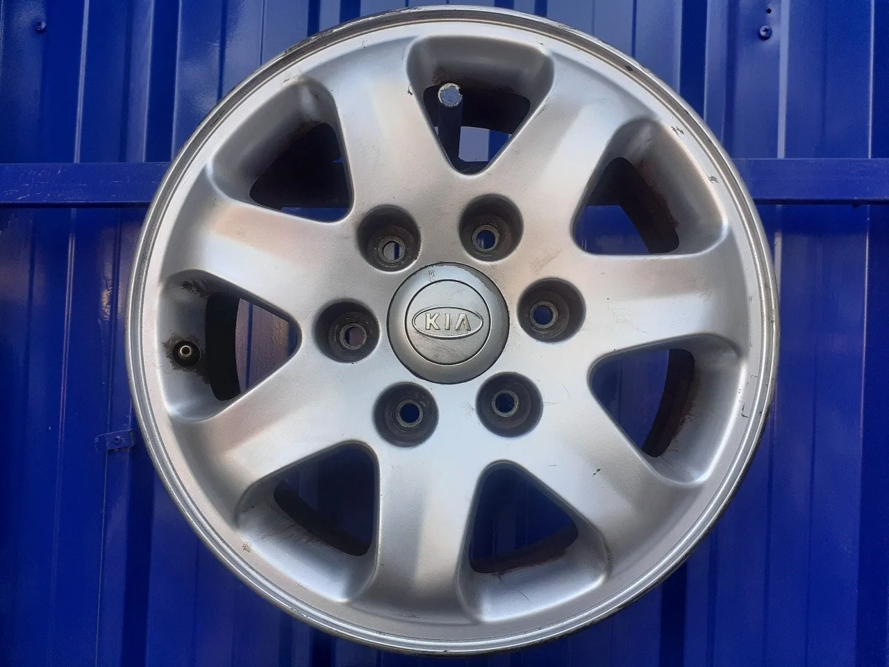 Llanta para Kia Carnival