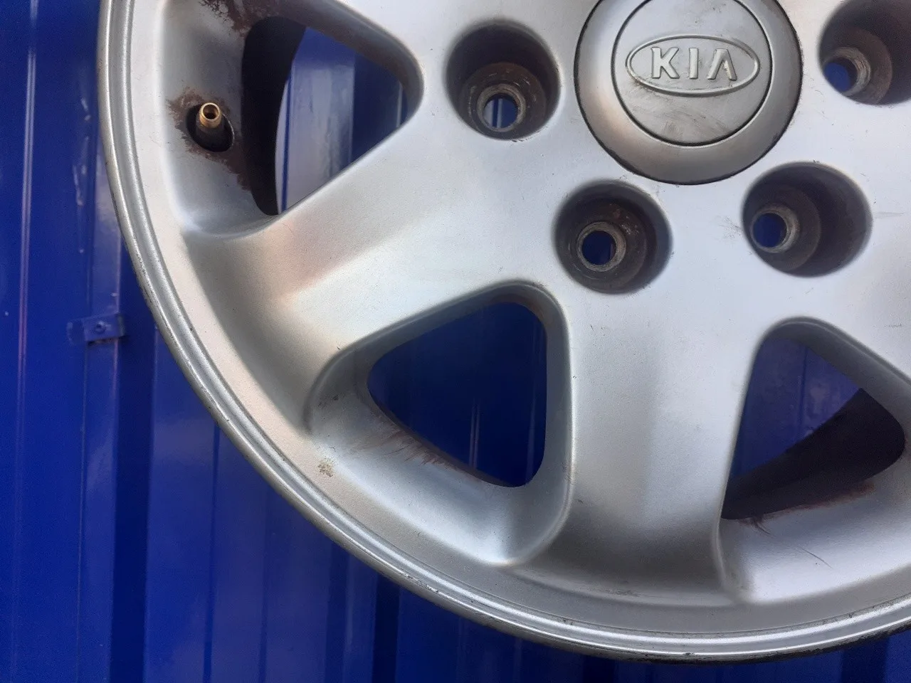 Llanta para Kia Carnival