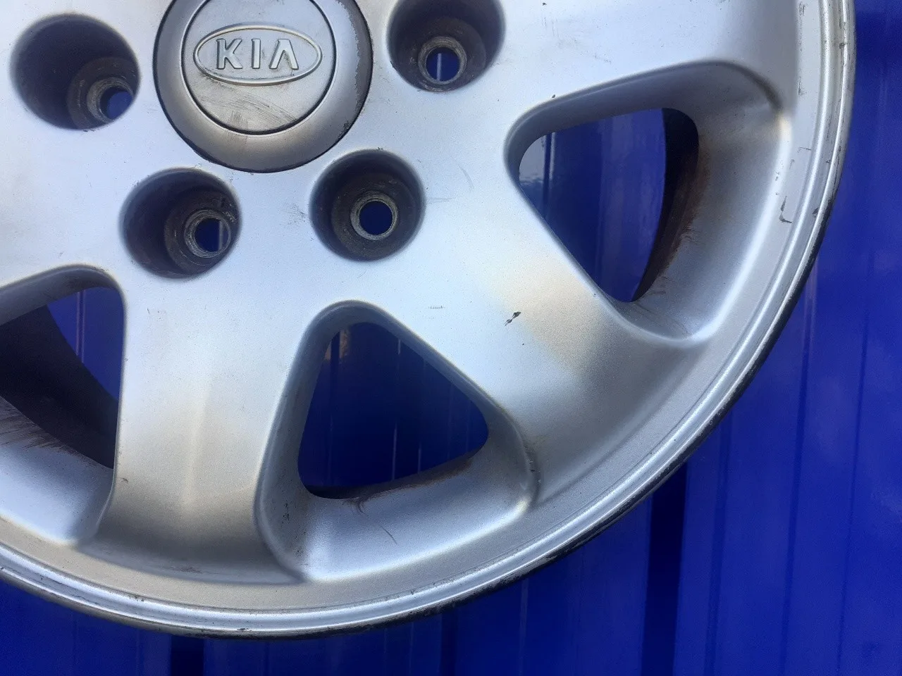 Llanta para Kia Carnival