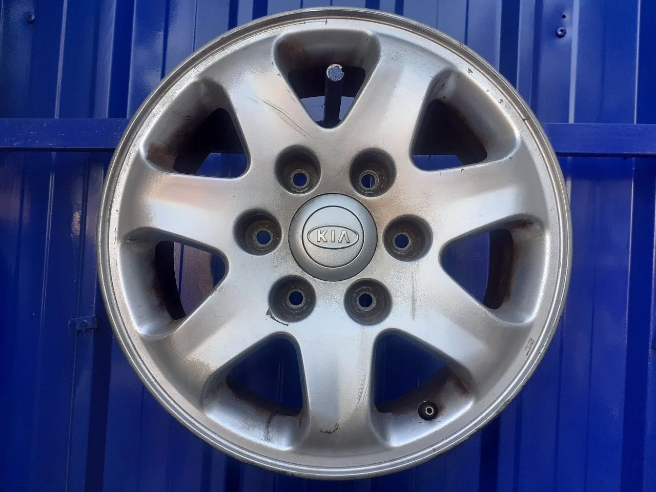 Llanta para Kia Carnival