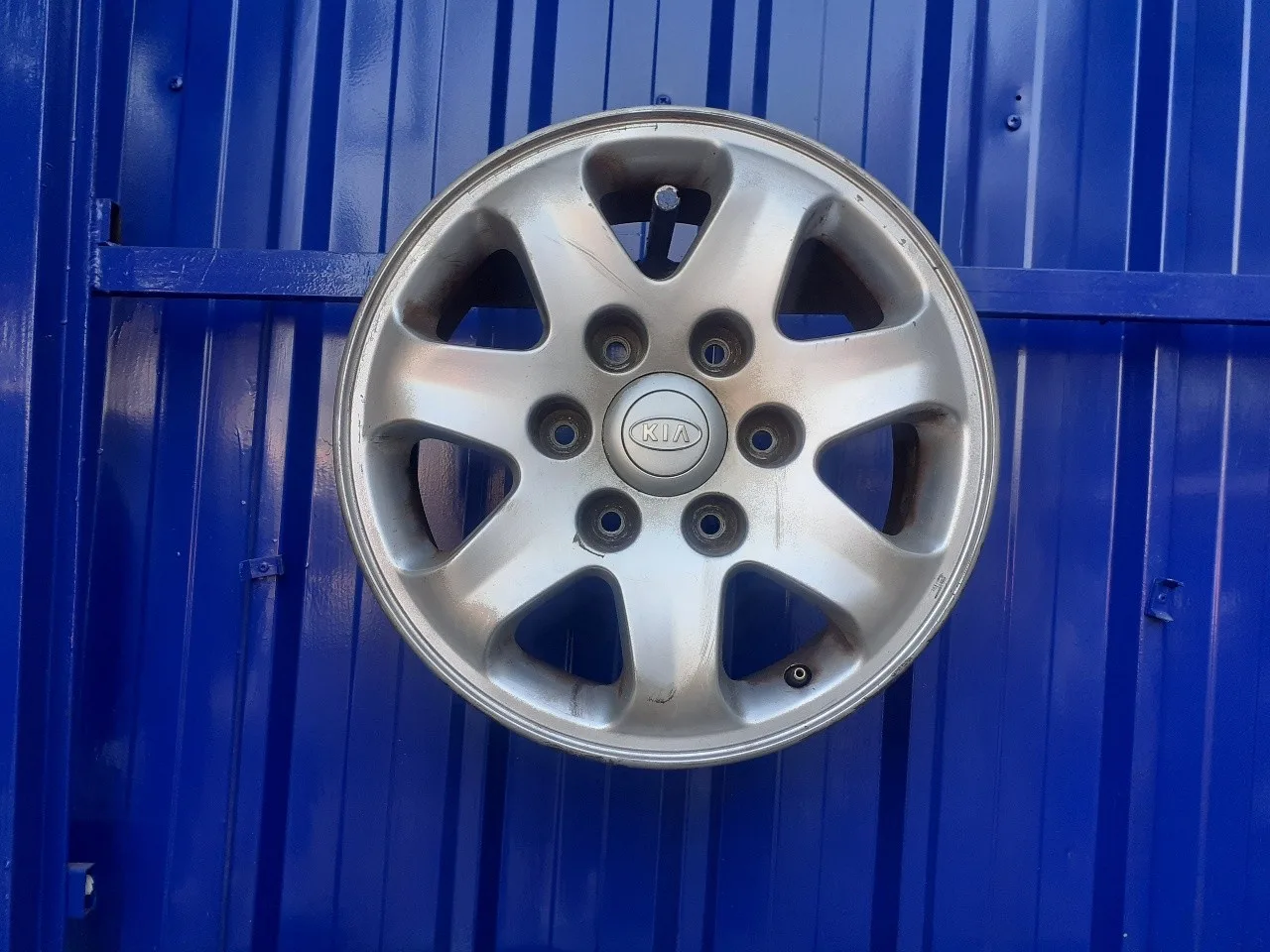 Llanta para Kia Carnival