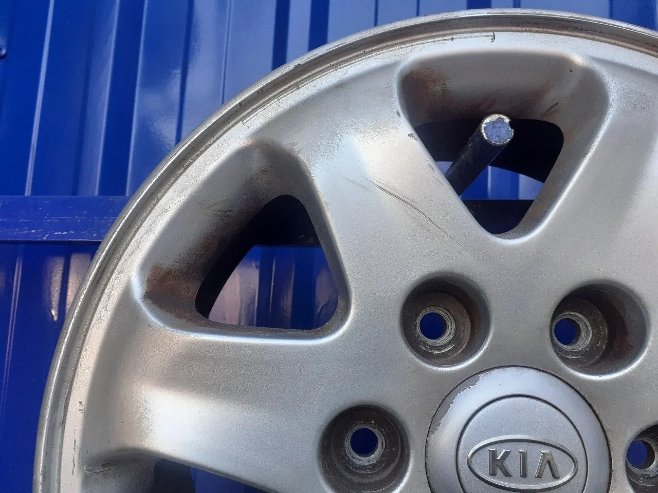 Llanta para Kia Carnival