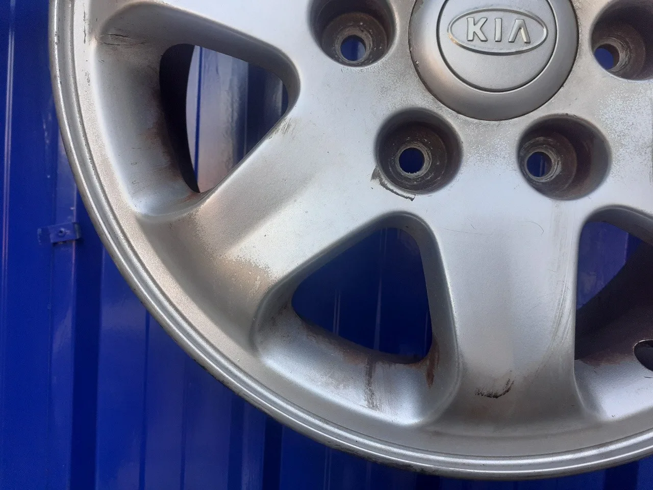 Llanta para Kia Carnival