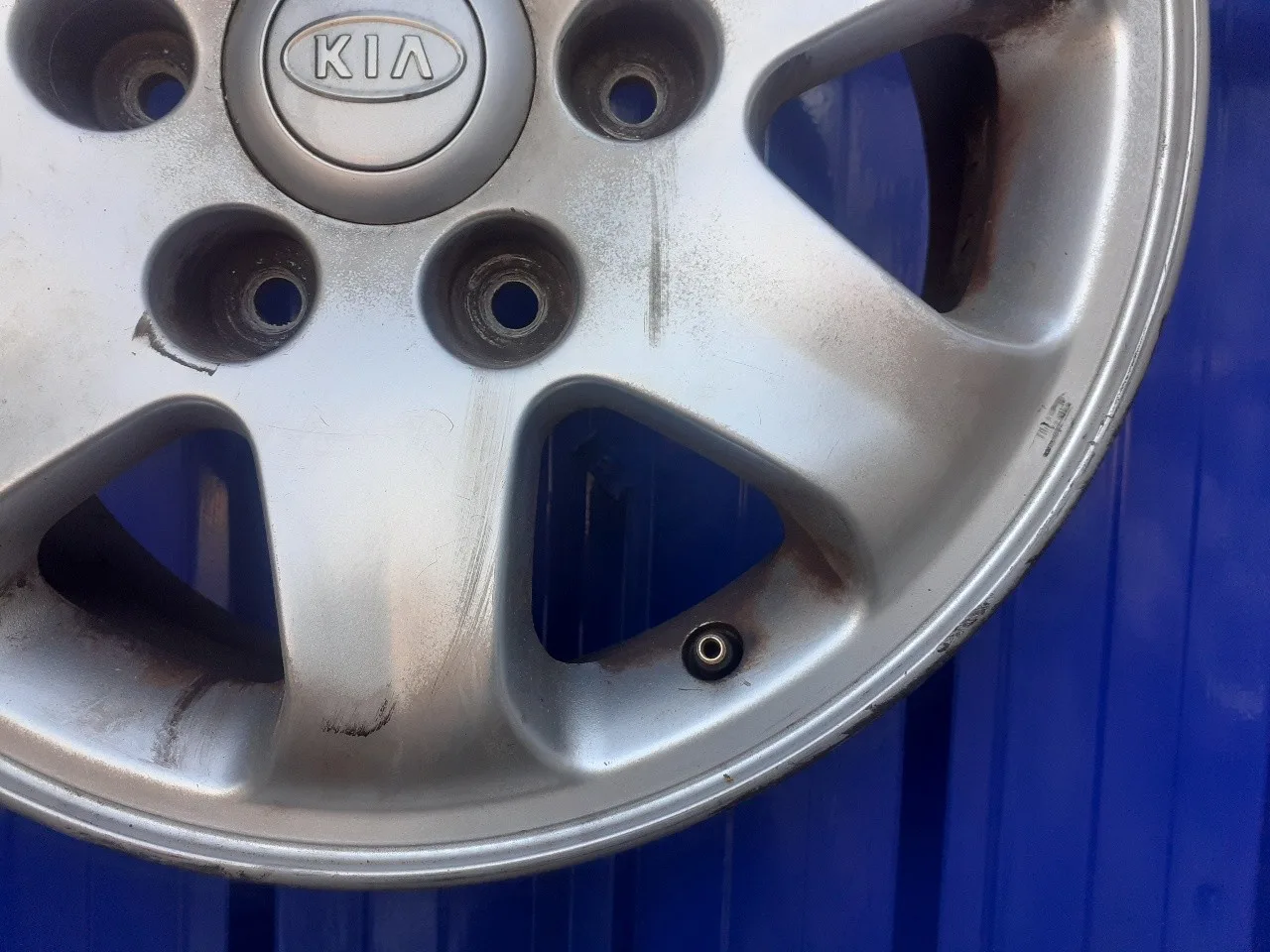 Llanta para Kia Carnival