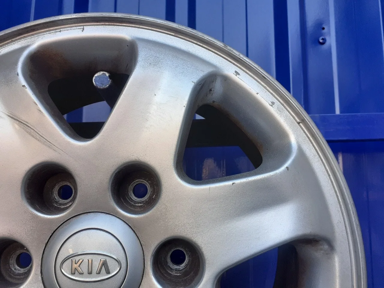 Llanta para Kia Carnival