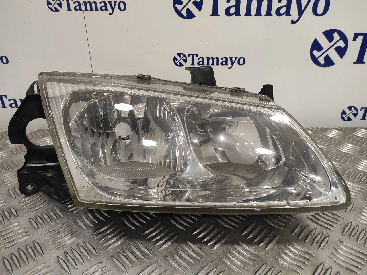 Faro Derecho para Nissan Almera (N16/E)
