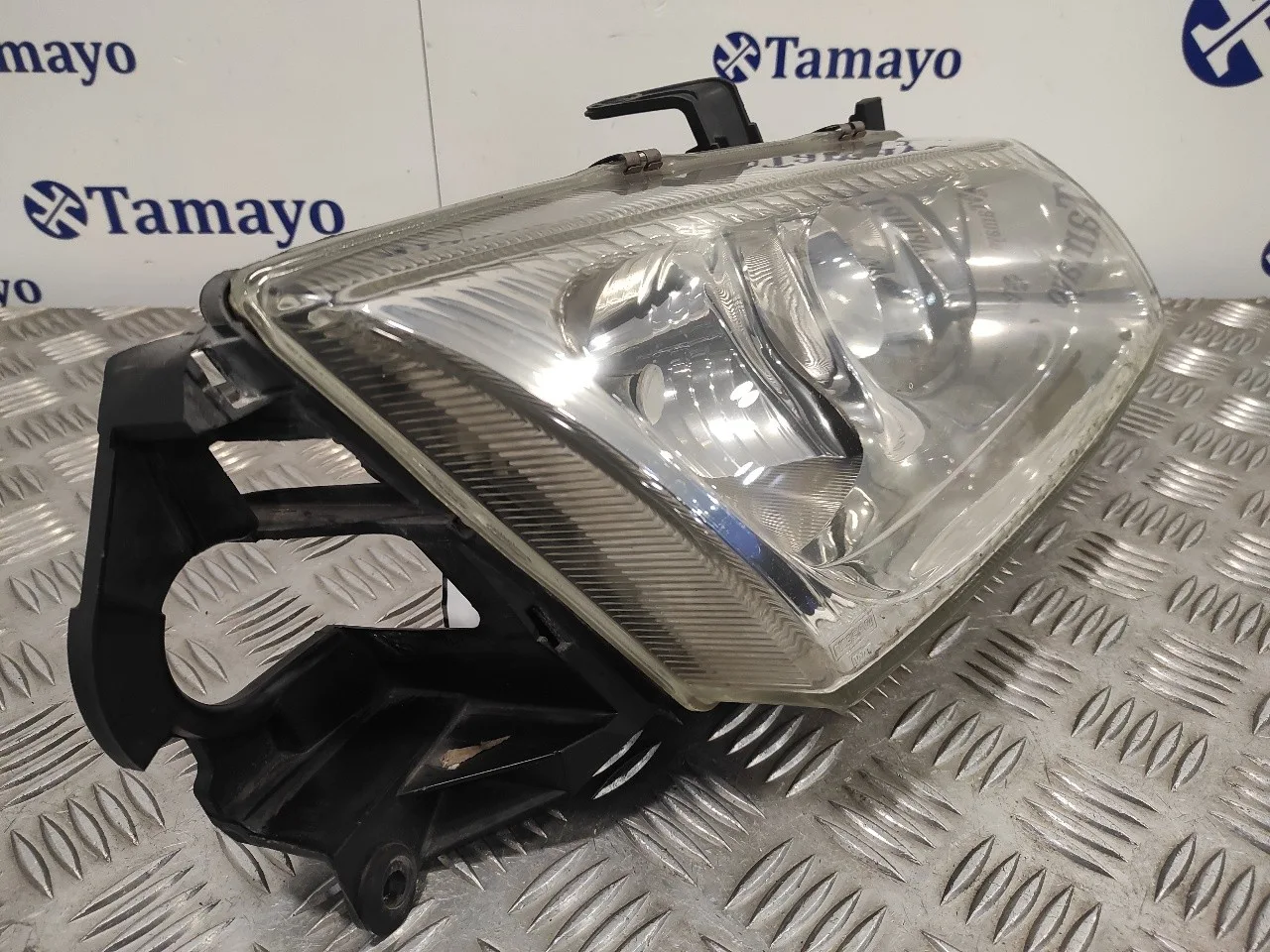 Faro Derecho para Nissan Almera (N16/E)