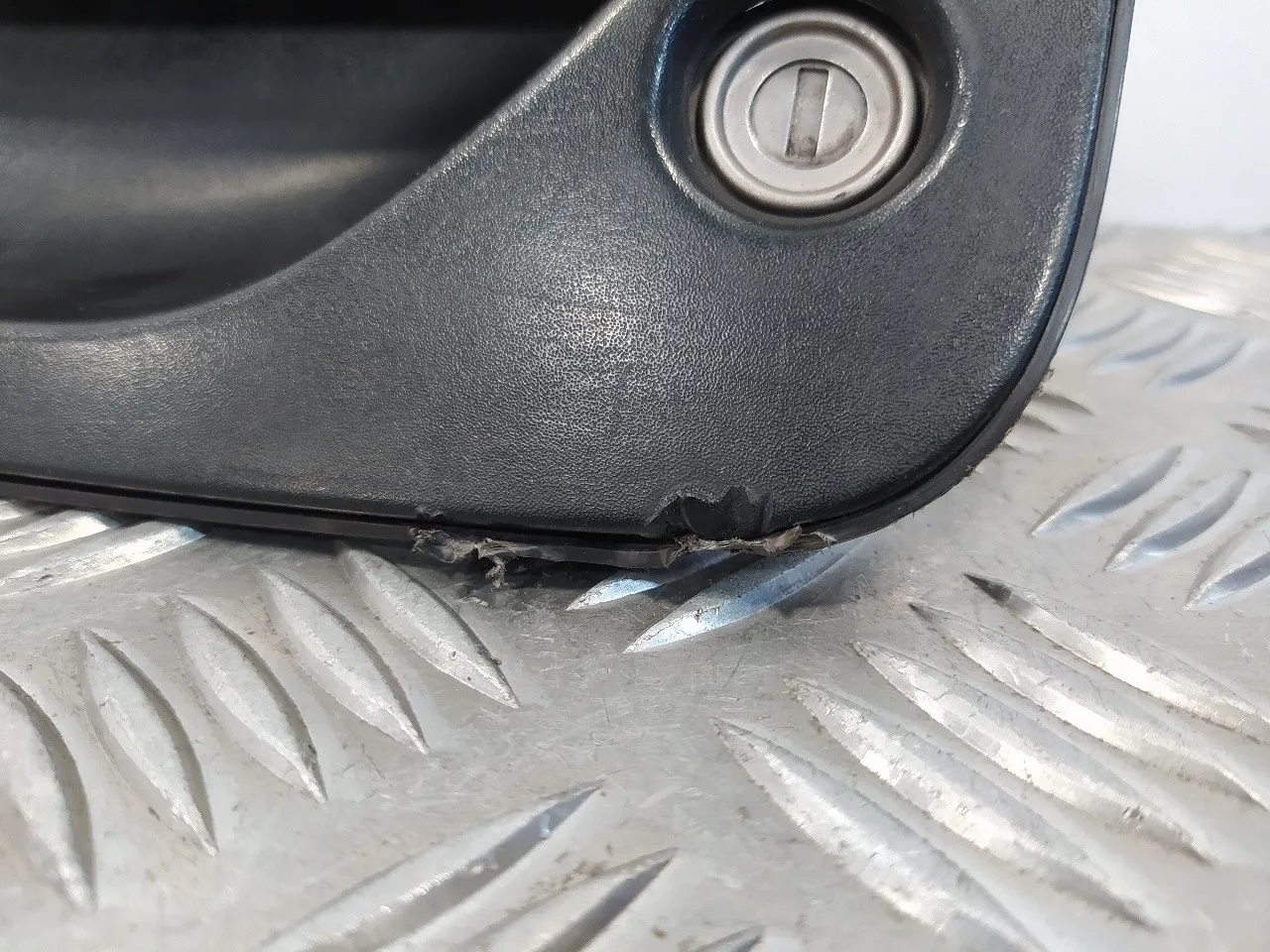 Maneta Exterior Delantera Izquierda para Nissan Nv 200 (M20)