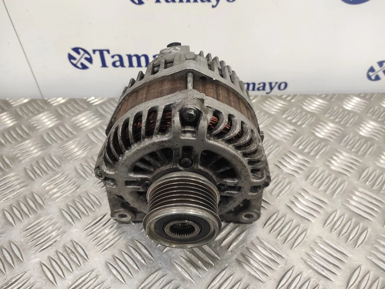 Alternador para Nissan Nv 200 (M20)