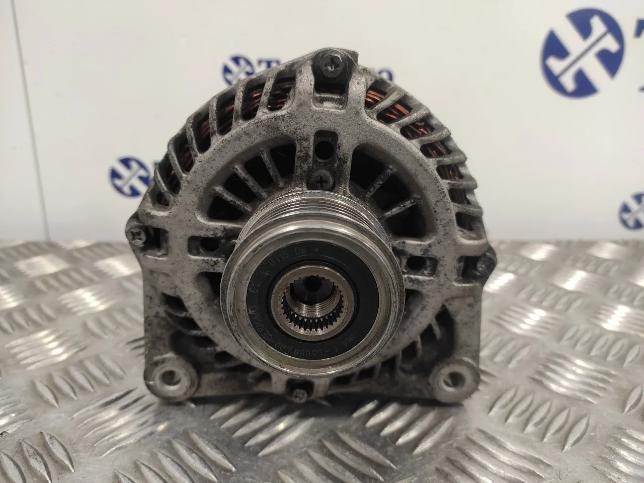 Alternador para Nissan Nv 200 (M20)