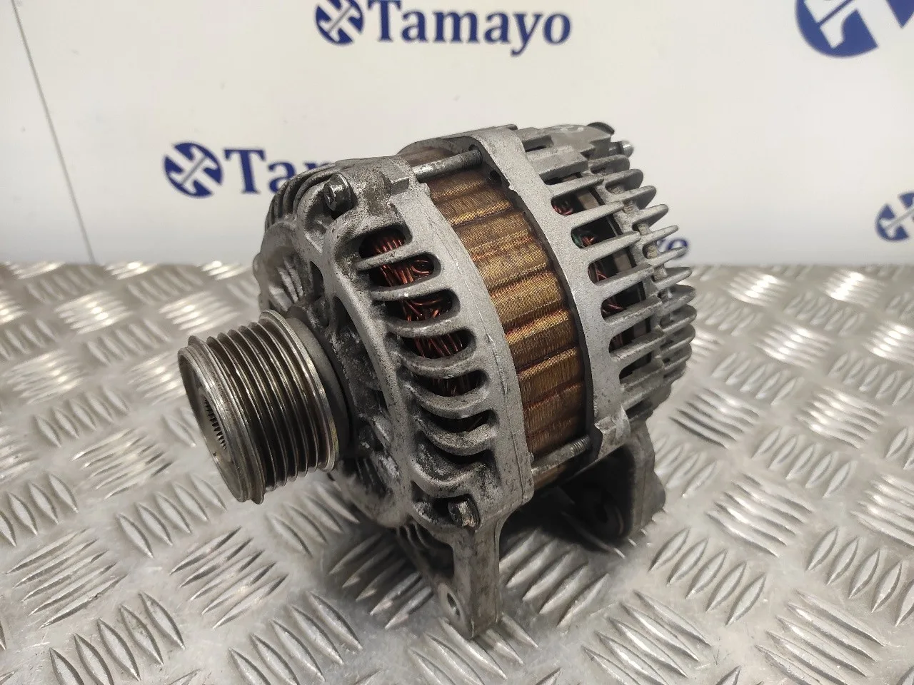 Alternador para Nissan Nv 200 (M20)