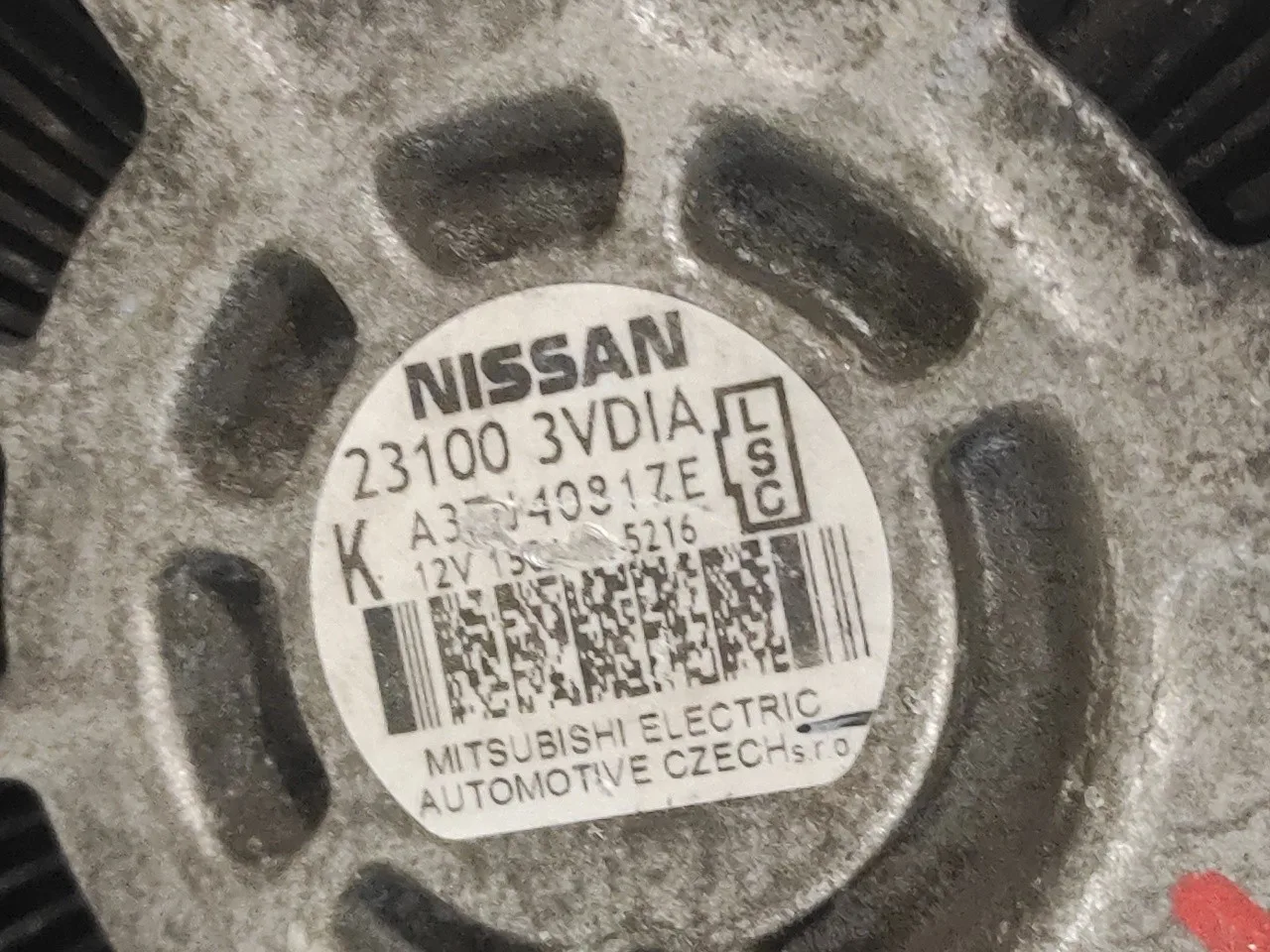 Alternador para Nissan Nv 200 (M20)