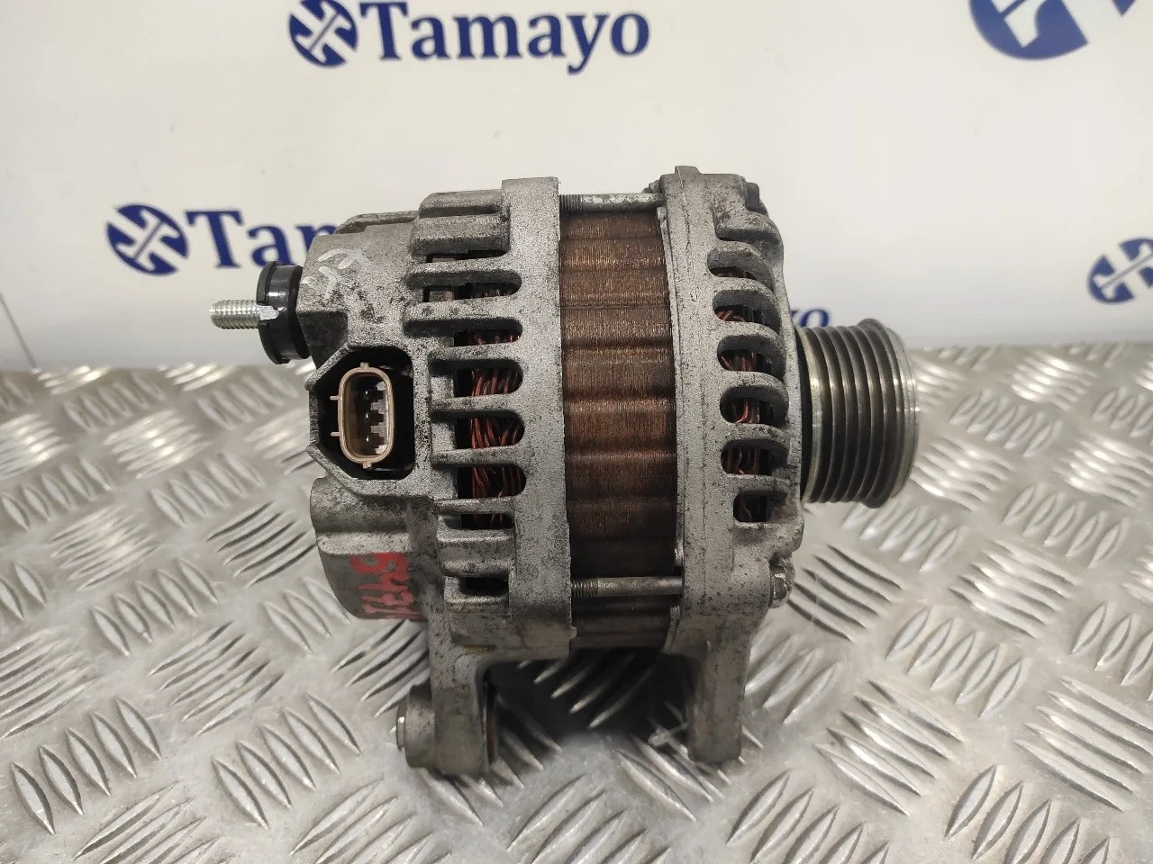 Alternador para Nissan Nv 200 (M20)