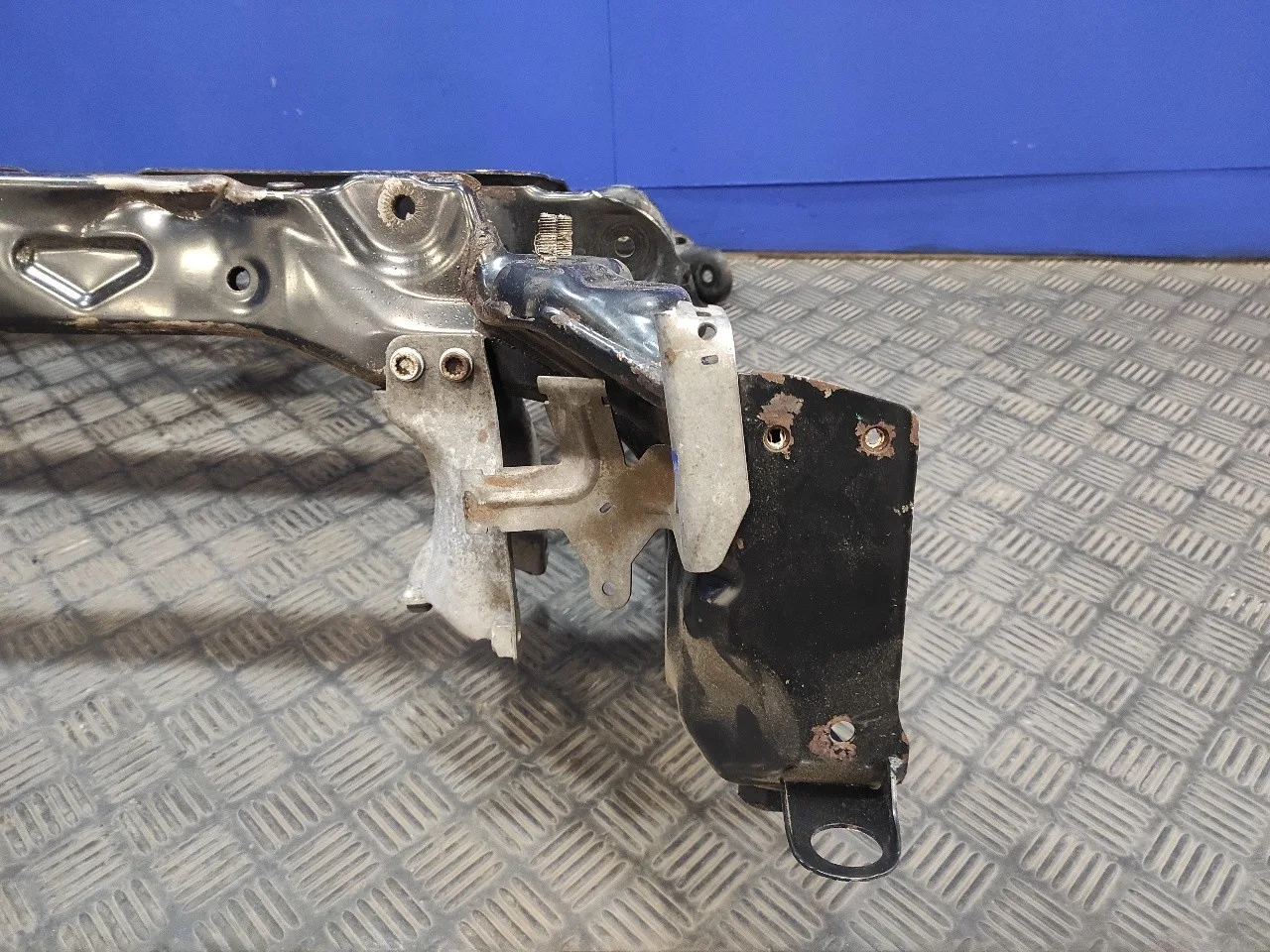 Puente Delantero para Audi A6 Avant (4G5)