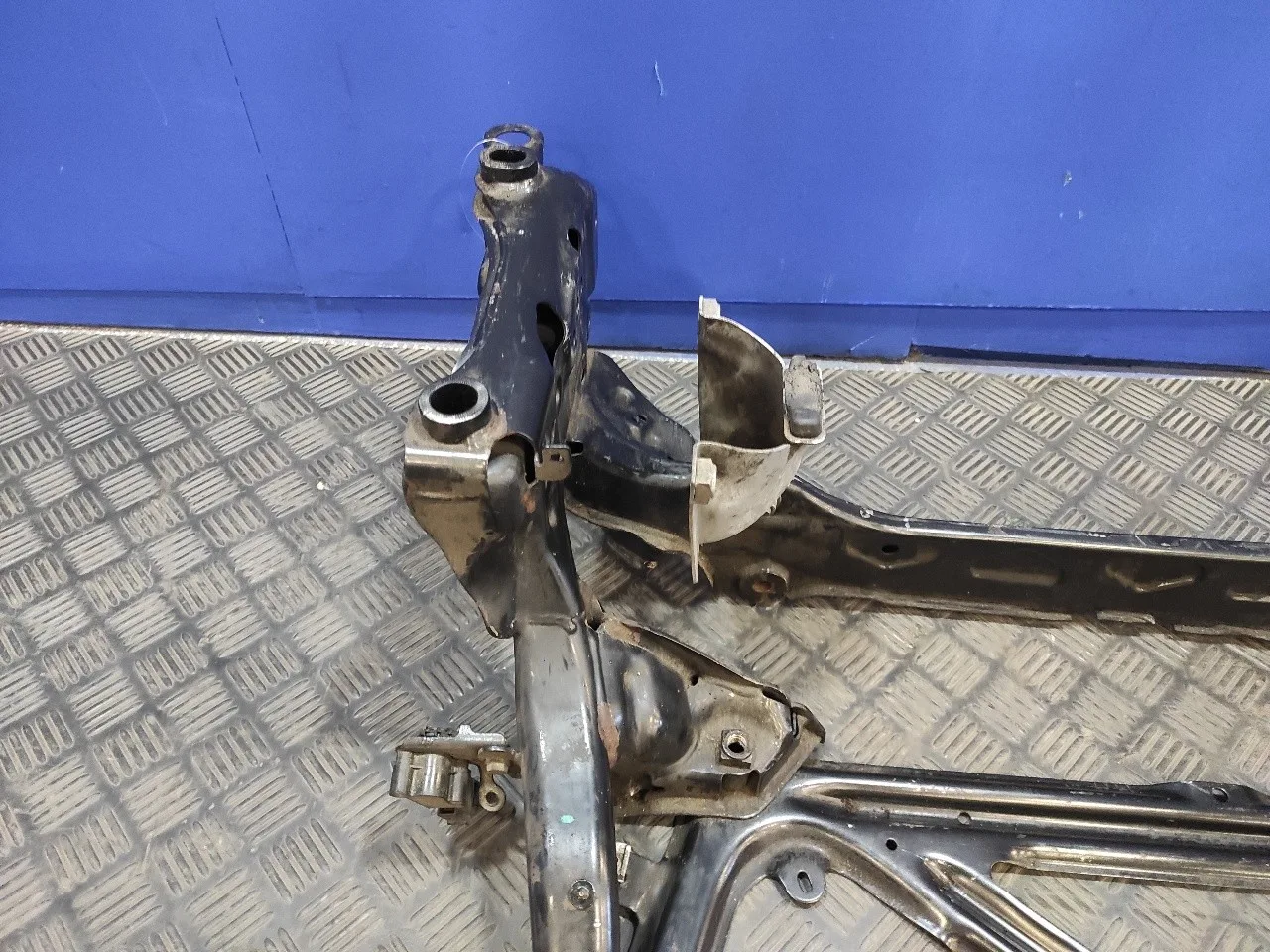 Puente Delantero para Audi A6 Avant (4G5)