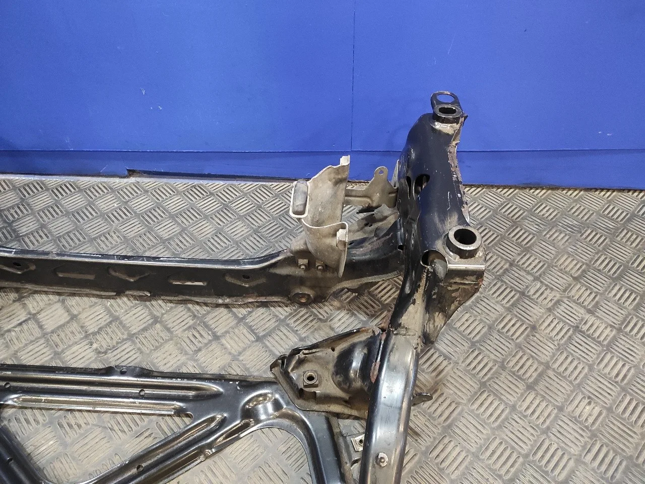Puente Delantero para Audi A6 Avant (4G5)
