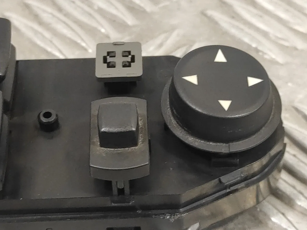 Mando Elevalunas Delantero Izquierdo para Bmw Serie 5 Berlina (E60)