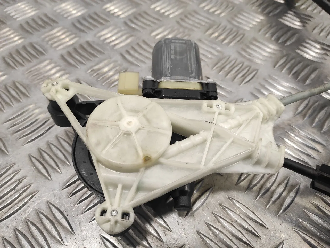 Elevalunas Delantero Izquierdo para Audi A3 Sportback (8Va)