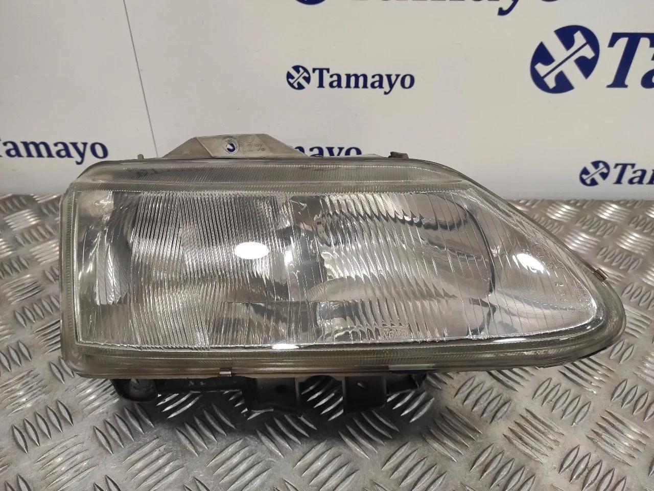 Faro Derecho para Renault Laguna (B56)