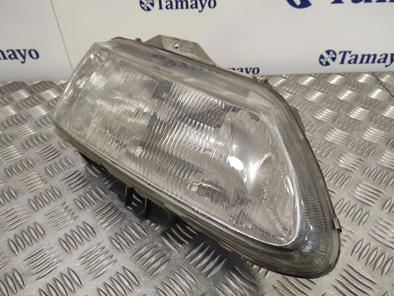 Faro Derecho para Renault Laguna (B56)
