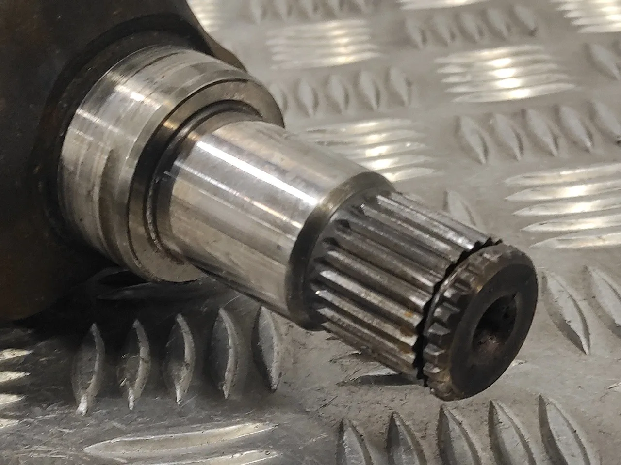 Transmision Delantera Izquierda para Ford Focus Berlina (Cap)