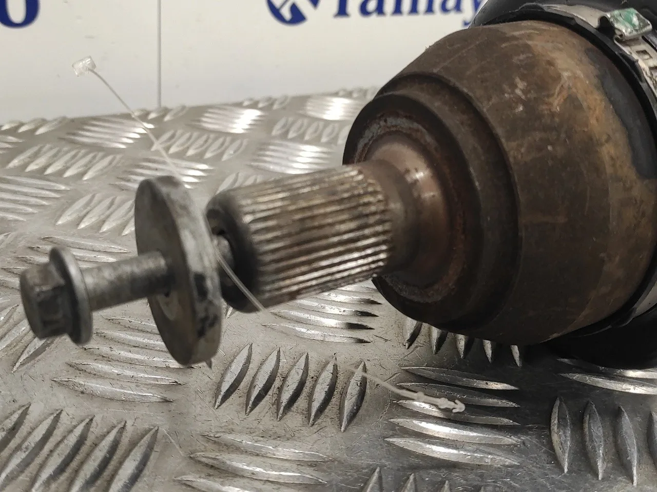 Transmision Delantera Izquierda para Ford Focus Berlina (Cap)