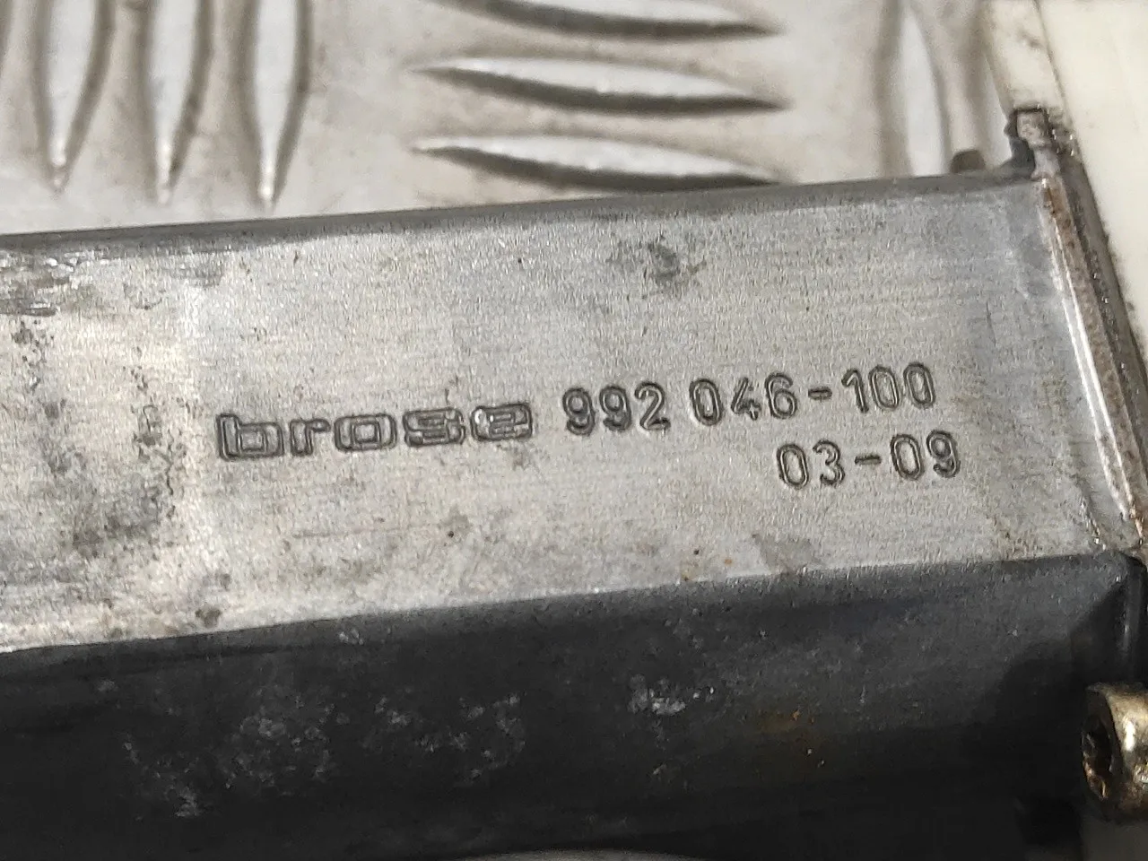 Elevalunas Delantero Derecho para Toyota Avensis Berlina (T25)