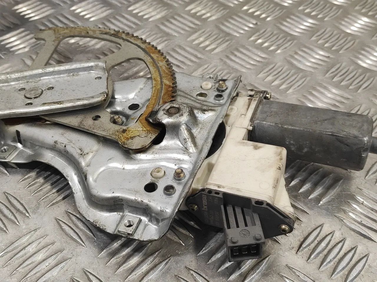 Elevalunas Delantero Derecho para Toyota Avensis Berlina (T25)