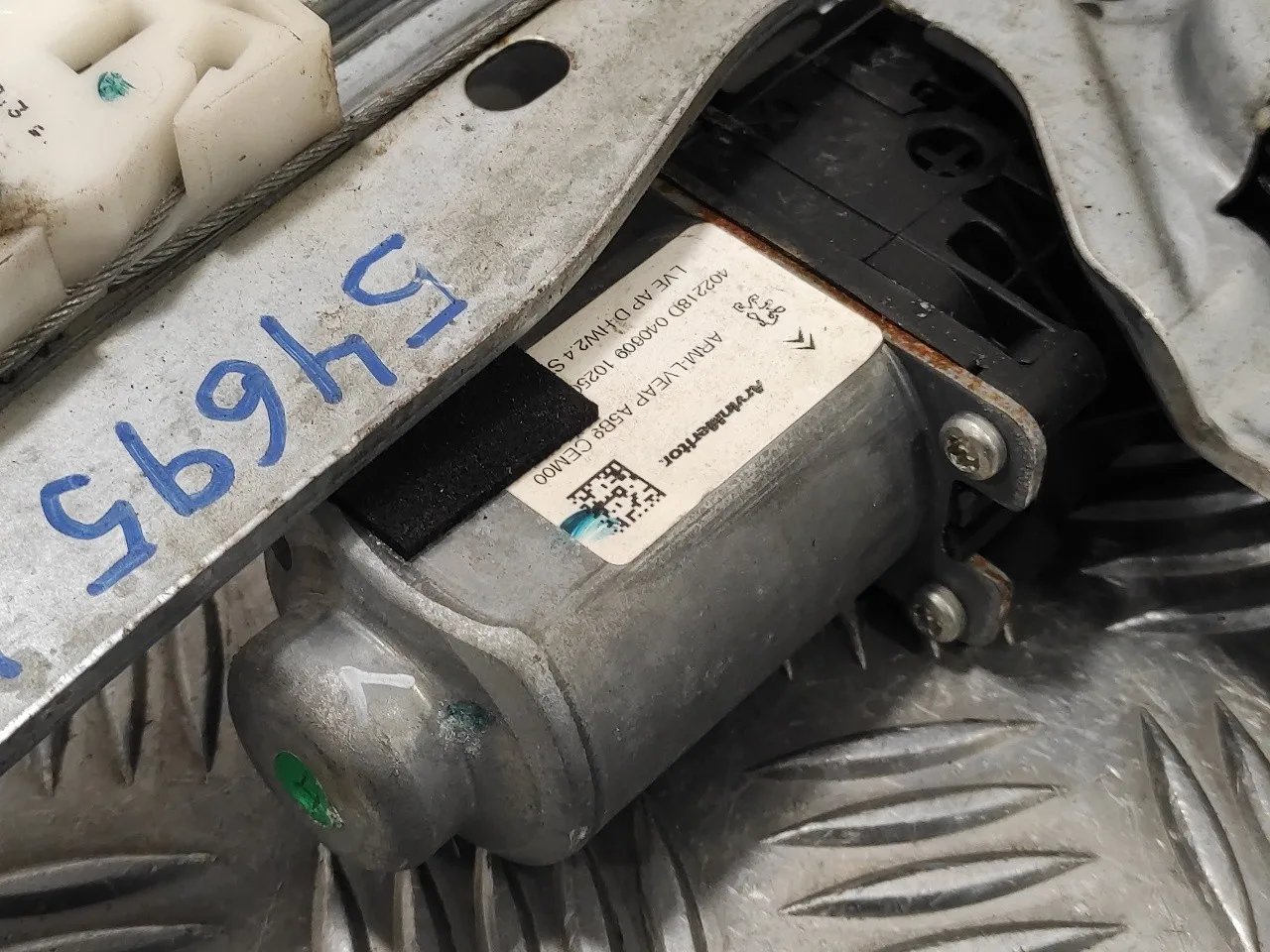 Elevalunas Delantero Izquierdo para Citroën Ds3