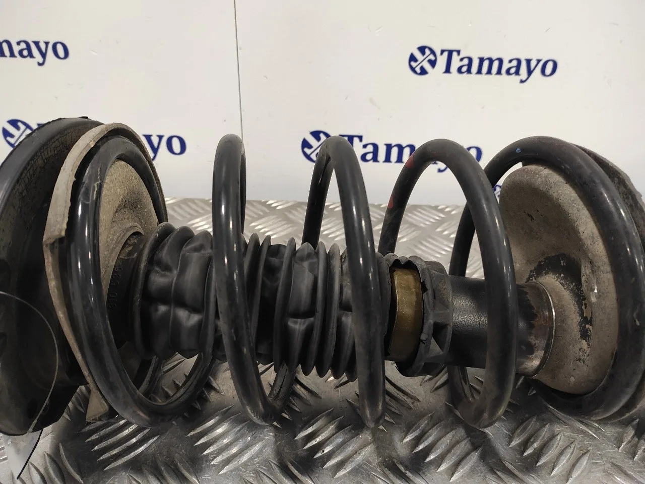 Amortiguador Delantero Derecho para Nissan Pick-Up (D22)