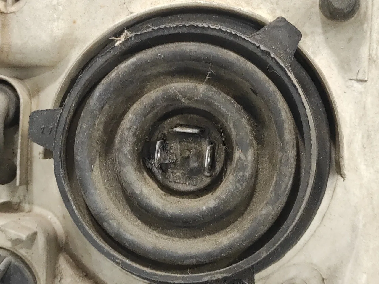 Faro Izquierdo para Nissan Serena (C23M)