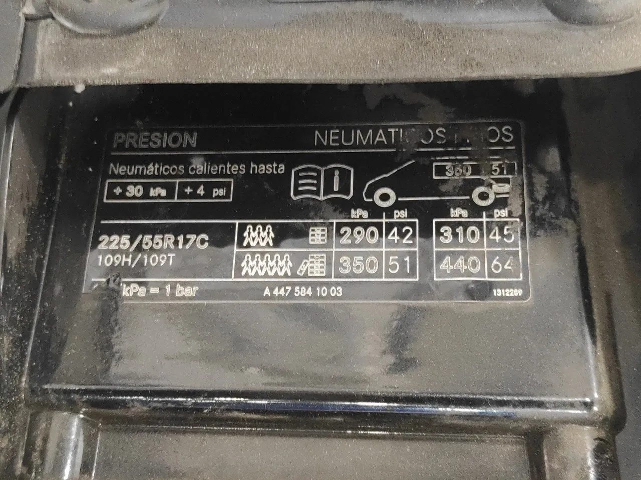 Tapa Exterior Combustible para Mercedes-Benz Vito Tourer (447)