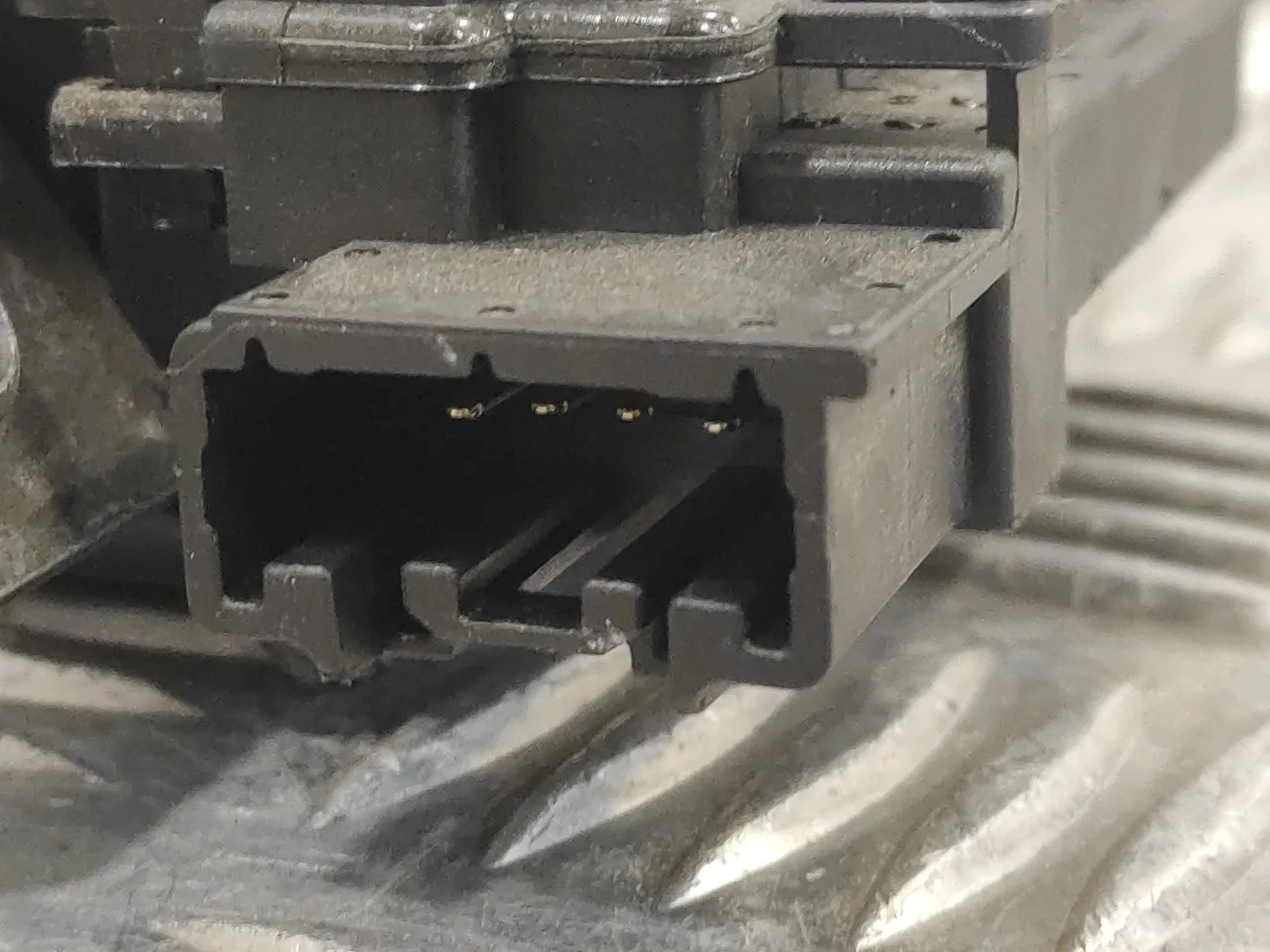 Cerradura Maletero / Porton para Ford Fiesta (Ce1)