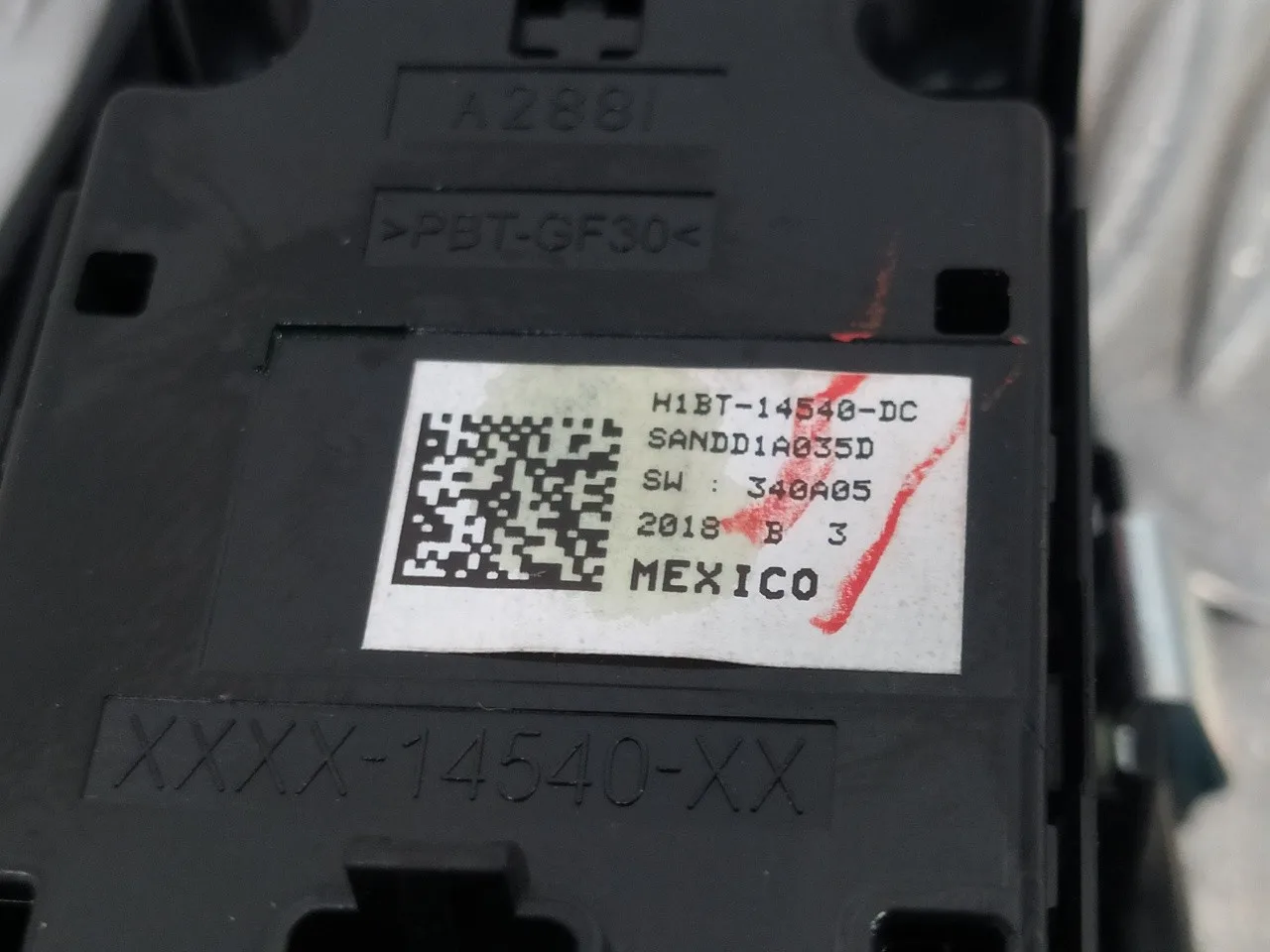 Mando Elevalunas Delantero Izquierdo para Ford Fiesta (Ce1)