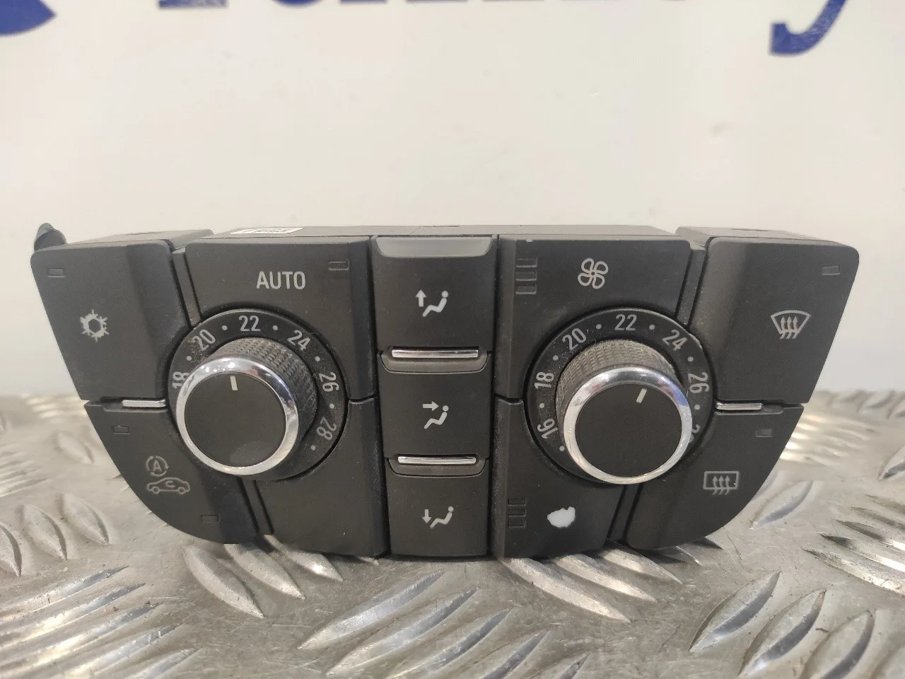 Mando Climatizador para Opel Astra J Lim.