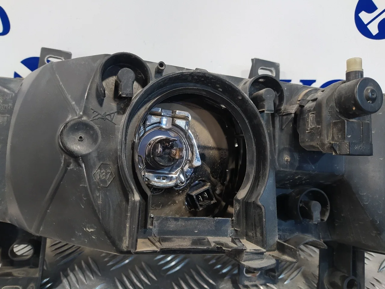 Faro Derecho para Nissan Interstar (X70)