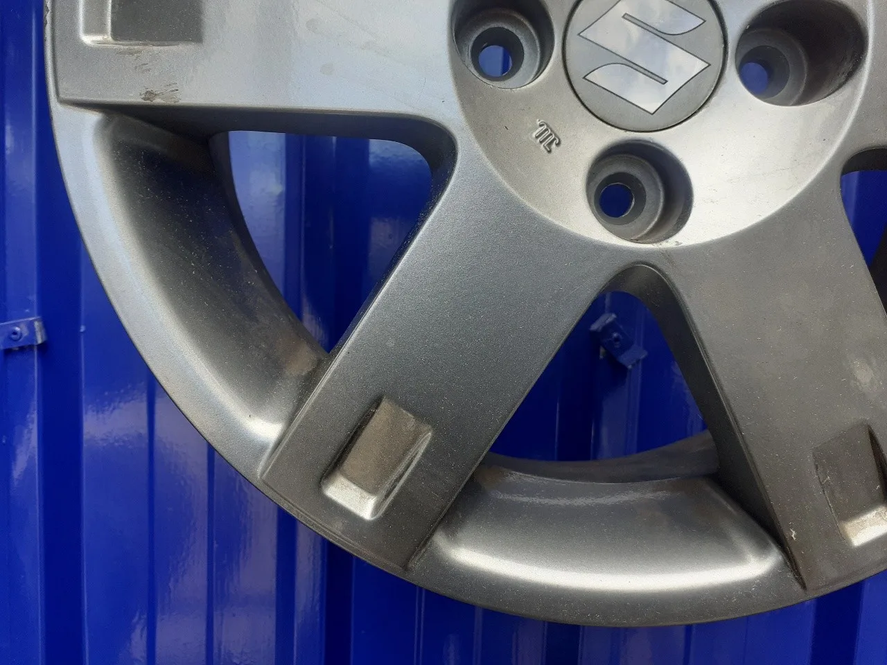 Llanta para Suzuki Swift Berlina (Mz)