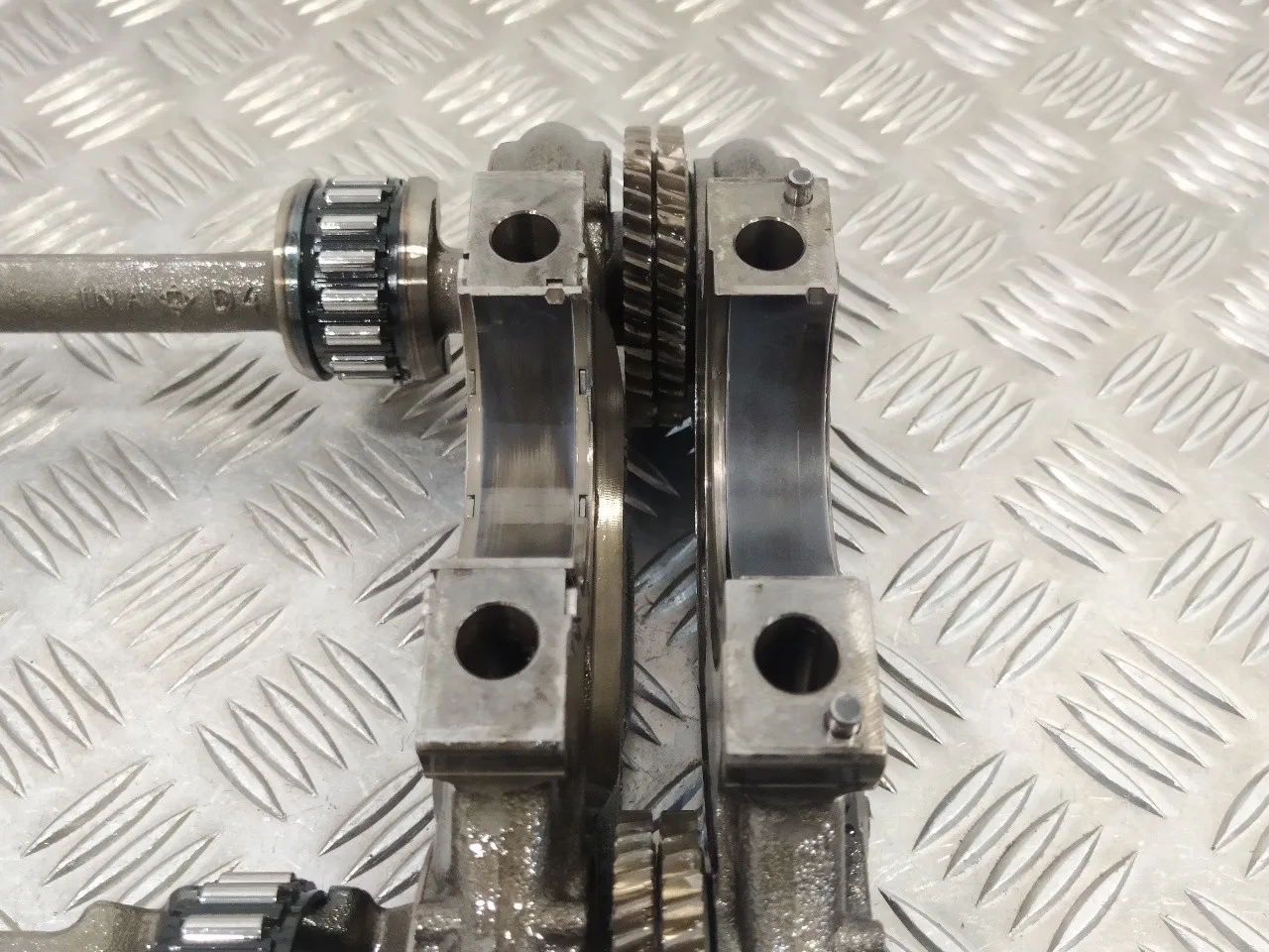 Contrapeso Ciguenal para Mercedes-Benz Clase E Lim. (W213)