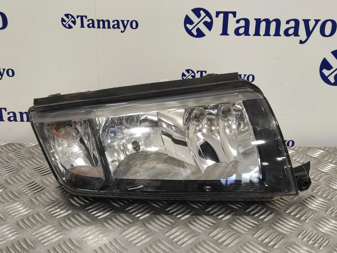 Faro Derecho para Skoda Fabia Familiar (6Y5)