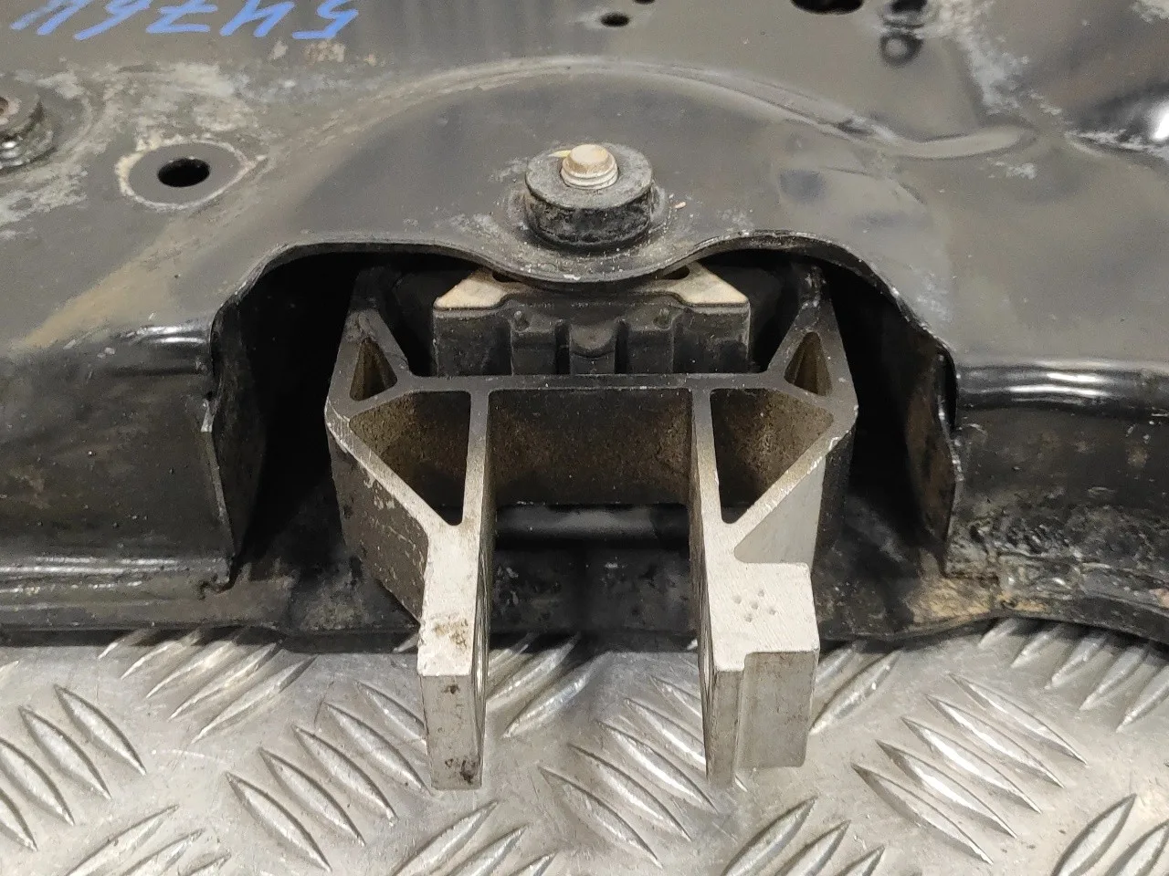 Puente Delantero para Ford Kuga (Cbs)