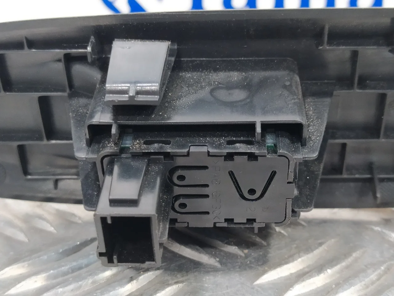 Mando Elevalunas Delantero Derecho para Citroën C4 Lim.