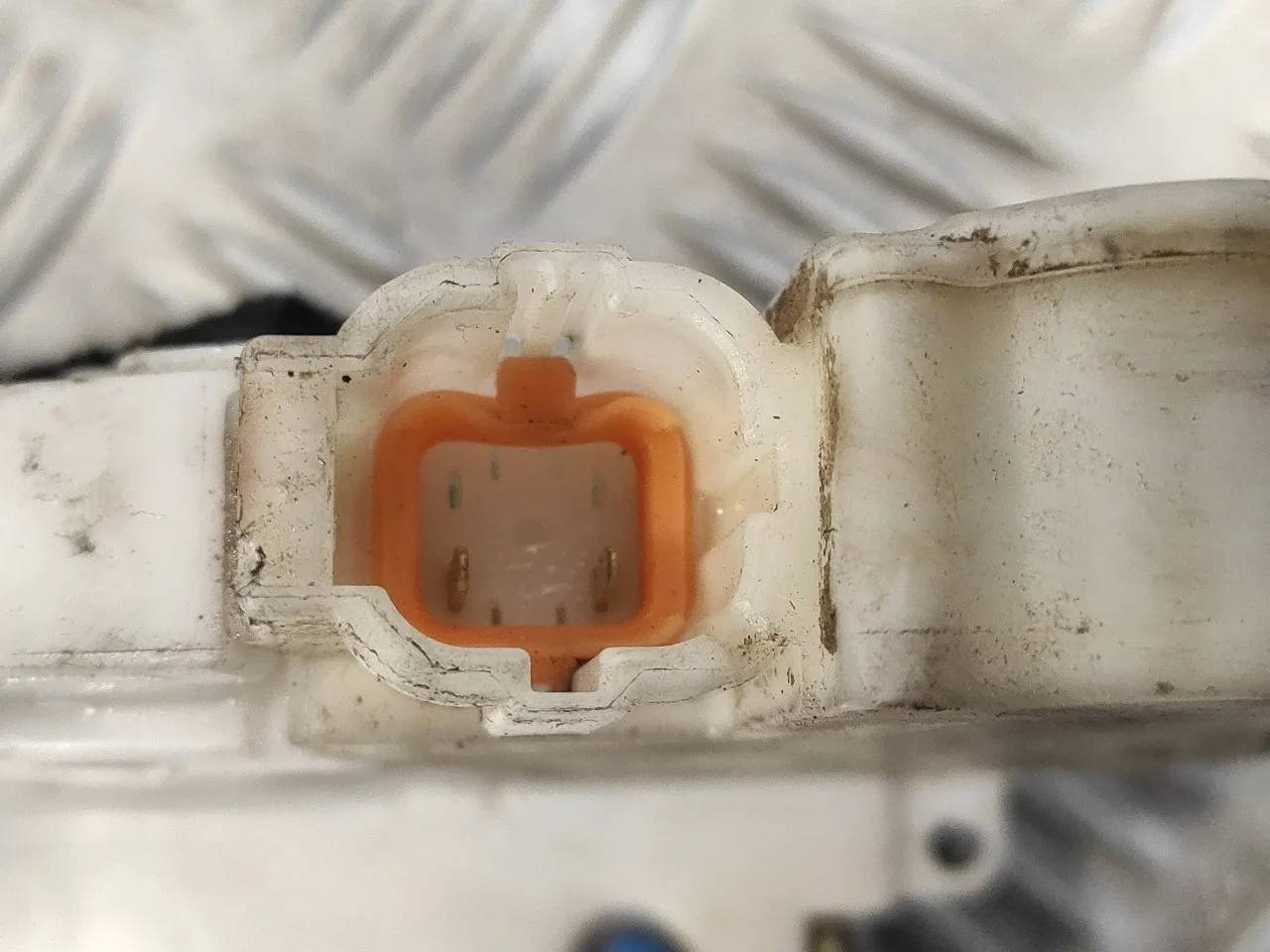Cerradura Puerta Trasera Derecha para Nissan Pick-Up (D22)