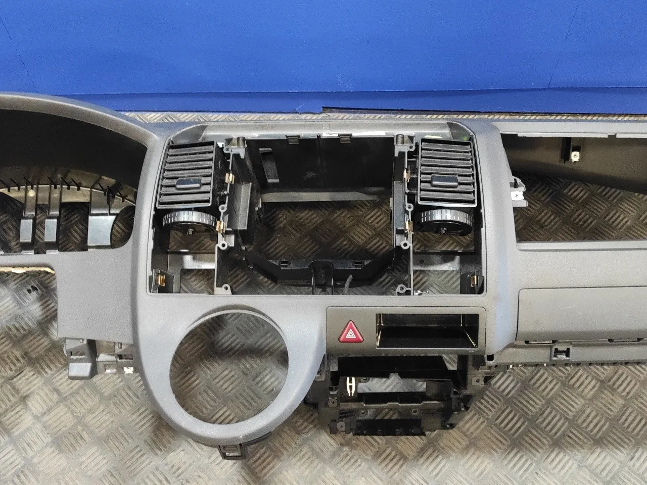 Salpicadero para Volkswagen T5 Transporter (7E)